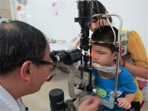 Bảo hiểm không chi trả khám vượt tuyến từ 2015